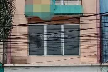 Disewakan Ruko 2½ lantai di Bulevard Hijau Harapan Indah Bekasi