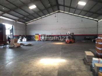 Gudang siap pakai di Mangkang