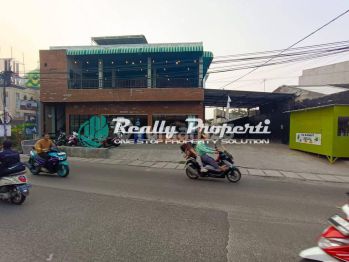 Disewakan Tempat Usaha 2 Lantai Cocok Untuk Cafe Lokasi Pinggir Jalan Raya di