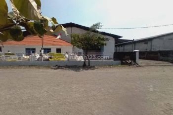 Gudang Second di Kalianak