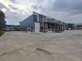 GUDANG PERGUDANGAN THE STORE, GREEN LAKE CITY 120m2 BEBAS BONGKAR MUAT & PUNGLI