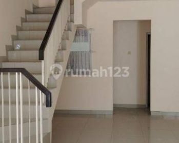 Dijual Rumah Pik Strategis Serta Dikelilingin Sekolah