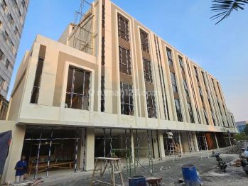 Ruko baru siap pakai di jalan panjang, permata hijau area