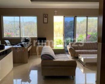 Disewa Rumah Golf Residence Kemayoran 8x25 Furnished View Golf Bagus