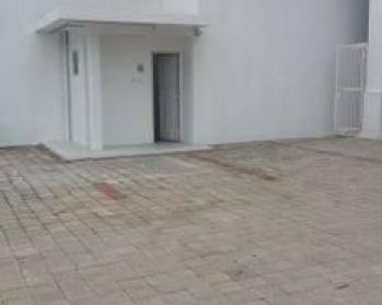 Gedung 5 Lantai Siap Pakai di Area Jatinegara Jakarta Timur