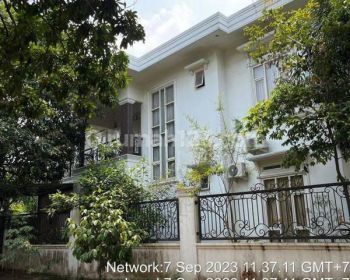 Rumah mewah Villa serpong jalan Kencana IV BSD Tangsel