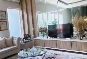 Rumah di kebayoran Residence 2 Lantai Bagus Selatan furnished