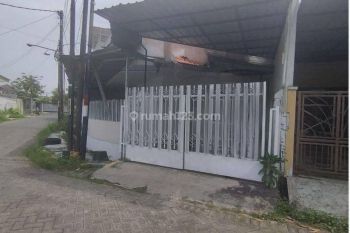 Rumah Hook Darmo Permai Utara Lingkungan Aman