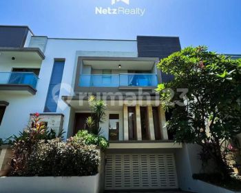 Dijual Tropical Townhouse di Daerah Pejaten, Jakarta Selatan