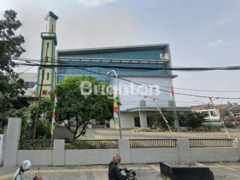 HOT SELL !!!! BANGUNAN LUAS 4 LANTAI DI LOKASI RAMAI DEKAT PUSAT BISNIS JAKARTA