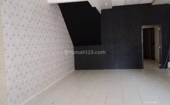 Ruko 3 lantai kondisi Bagus di Antapani