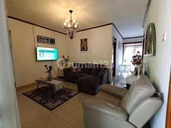 Disewakan Ruang Usaha di Lantai 2 Sayap Burangrang