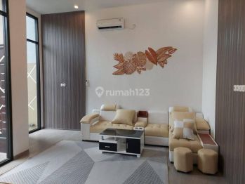 Rumah Mewah 2,5 Lantai Dp 5 Persen Langsung Akad Pamulang Permai Tangsel