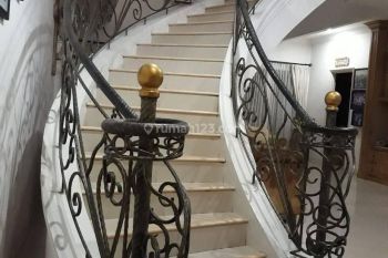 Rumah modern classic di Permata Lippo