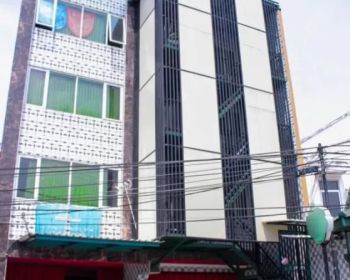 kos aktif kondisi full di pinggir jalan raya dekat kampus brawijaya