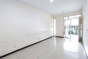 Siap huni rumah di Taman kopo indah 5 Sudah Renovasi Timur