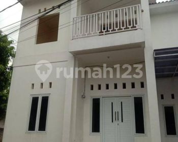 Rumah Dua Lantai Siap Huni Gratis 12 Bulan Cicilan