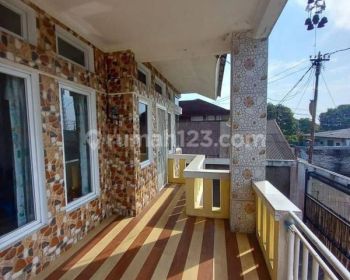Villa 2 Lantai di Puncak Sebrang Simpang Raya