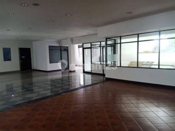 Gedung Disewa 4 Lantai di Sayap Sukajadi Setiabudi