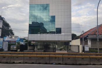 GEDUNG STRATEGIS DI JATINEGARA