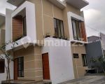 thumbnail-miliki-rumah-di-condet-2-lantai-full-furnish-siap-huni-surat-shm-3