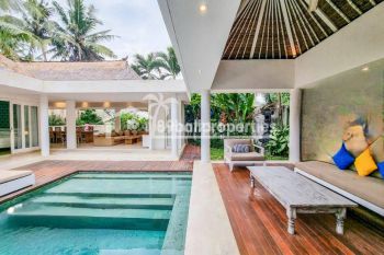 4 Bedrooms Villa by the jungle and river