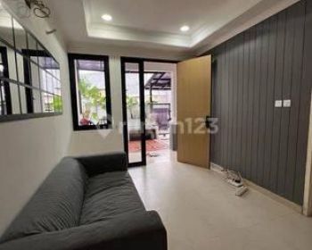 Rumah Siap Huni Sudah Renovasi Dua Lantai 4 Kamar Tidur Di Komplek Metro Permata