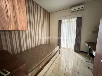 Rumah 2 Lantai Dekat Halte Bus di Kota Baru Parahyangan