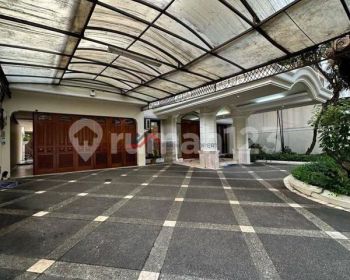 Dijual Rumah Terawat Siap Huni di Kemang, Jakarta Selatan