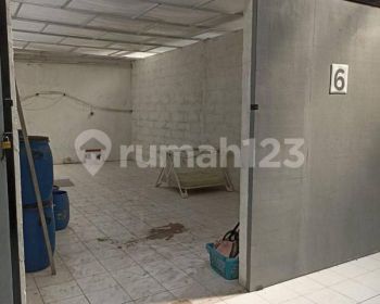 SEWA GUDANG DI DALAM KOTA KARANG ANYAR, BANYAK