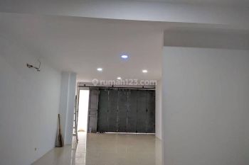 Ruko Main Road Mekar utama dekat perbankkan