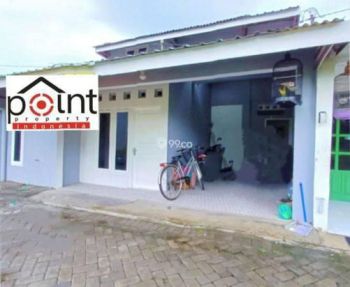 Rumah 1,5 Lantai Bagus Strategis Siap Huni Dekat Pintu Tol Klodran Di Banjarsari