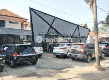 RUKO EX KANTOR DI PUSAT KOTA COCOK BUAT CAFE, RESTO, BANK DEKAT RAYA DARMO