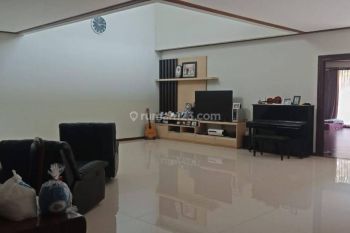 Rumah Mewah Di Setraduta Bandung Siap Huni