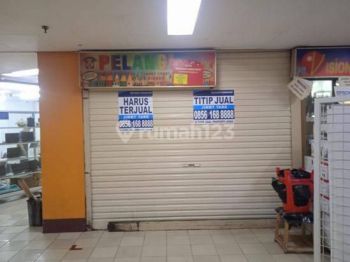 Kios Turun Harga di Pusat Perbelanjaan Itc Cempaka Mas, Jakarta Pusat