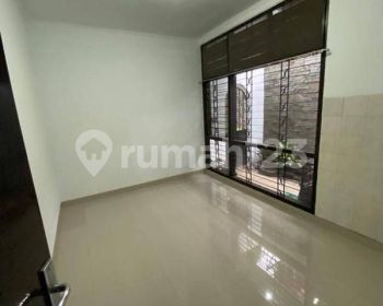 Disewakan Rumah di Sumbersari SHM Bagus