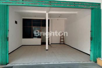 Gudang Luas Siap Pakai di Semolowaru, Lokasi Strategis