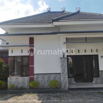 Istimewa Rumah Dekat Kota Selatan Lowanu Nitikan