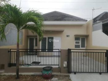 Disewakan rumah MUTIARA REGENCY Sumurwelut Surabaya Barat Belakang Royal