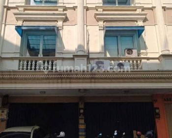 587 Ruko Gandeng Supomo Tebet