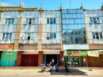 Disewakan Ruko Golden Boulevard Bsd Full 3 Lantai Uk. 4,5 X 12 m² Perkantoran Yg