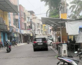 Disewakan Ruko 3,5 Lantai di Taman Palem Lestari, Jakarta Barat