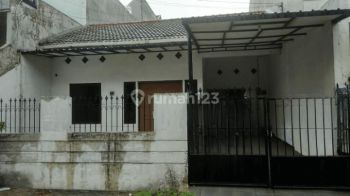 Disewakan Rumah Lokasi Strategis Di Nginden Intan Timur Kt