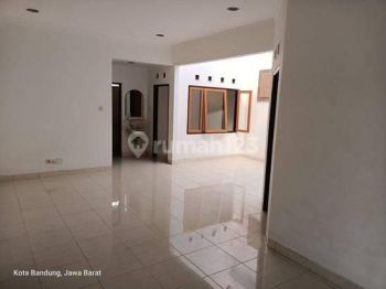 Rumah minimalis disewakan di Singgasana