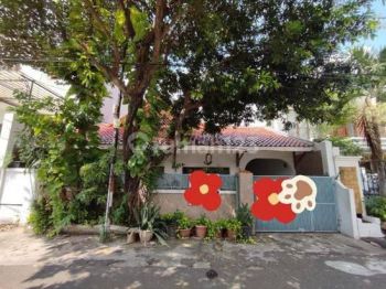 Rumah Dalam Kawasan Elit Kebayoran Baru