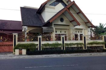 Rumah Kost Semi Furnish Dekat Kampus dan Mall Lokasi Strategis di Caturtunggal