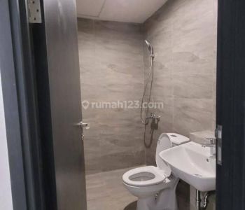 Dijual Apartemen Collins Boulevard 2 Kamar Tidur Unfurnished 1.5M Nego