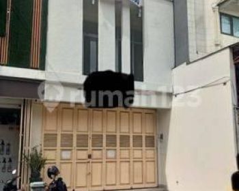 Disewakan Ruko 3 Lantai Dan Baru Ramai Traffic Di Duren Sawit