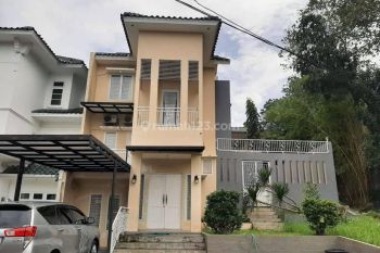 Rumah di Bukit golf hijau 3 Lantai SHM