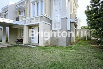 Orchard Park Cluster Persea